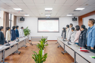 強(qiáng)組織生活 聚發(fā)展合力——城投公司團(tuán)支部召開2025年度組織生活會(huì)和團(tuán)員教育評議